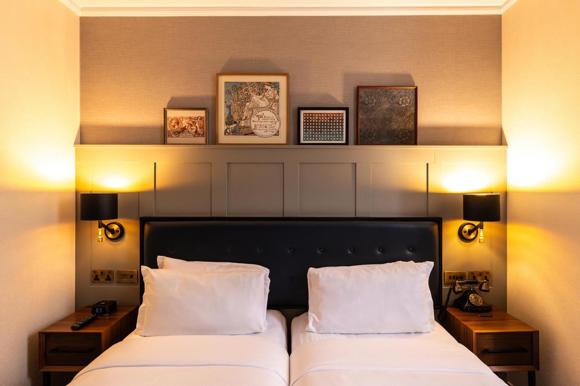 100 Queen'S Gate Hotel London, Curio Collection By Hilton Luaran gambar A room at the hotel